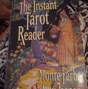 The instant tarot reader PLEASE READ DESCRIPTION!